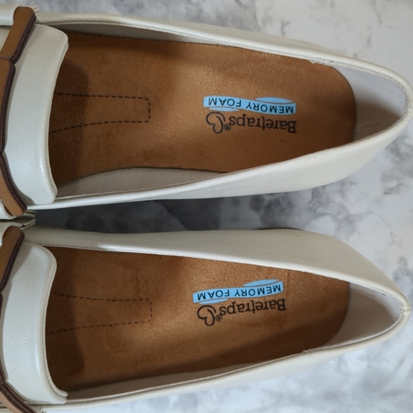 Baretraps Addison Cream Loafers with Brown Accent , Size 7.5M - Picture 8 of 9
